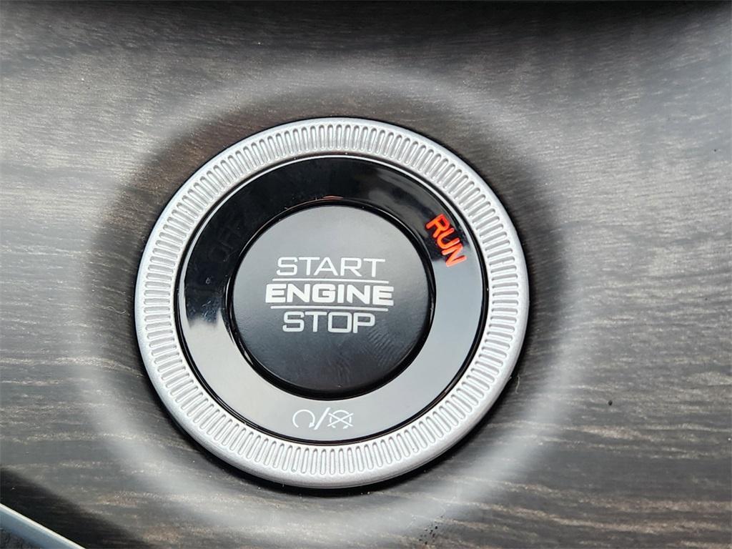 new 2025 Jeep Grand Cherokee car, priced at $44,438