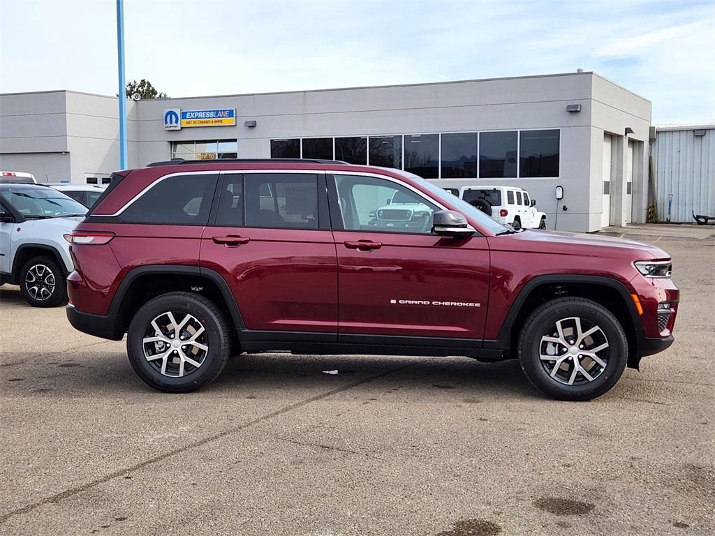 new 2025 Jeep Grand Cherokee car, priced at $44,438