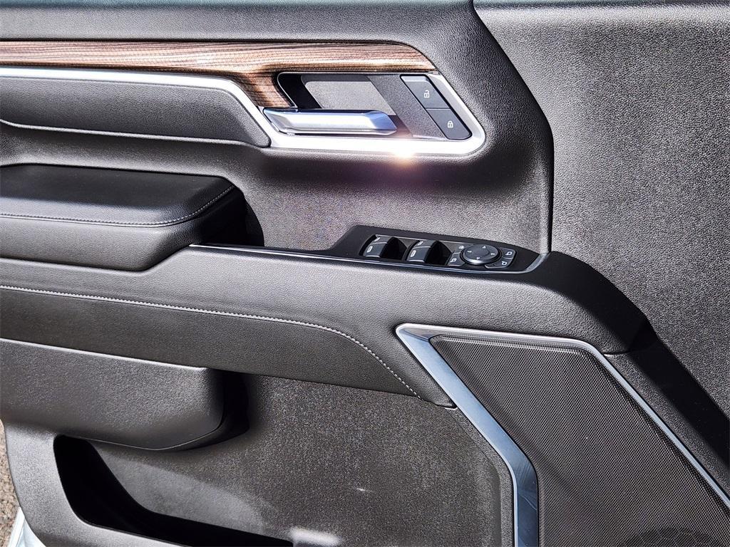 used 2025 Chevrolet Silverado 2500 car, priced at $60,562