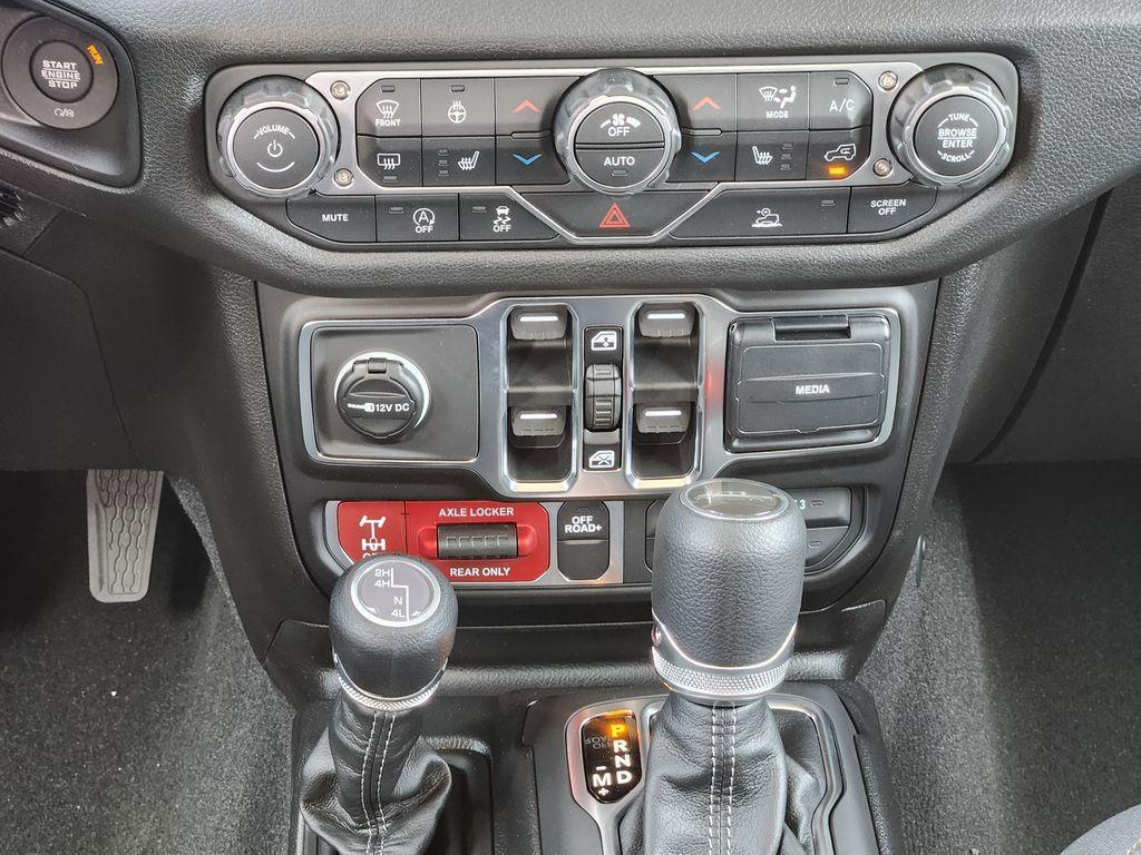 new 2026 Jeep Gladiator car, priced at $45,997