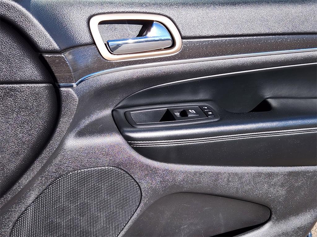 used 2017 Jeep Grand Cherokee car, priced at $16,576