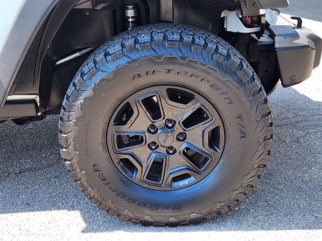 used 2015 Jeep Wrangler car, priced at $16,514