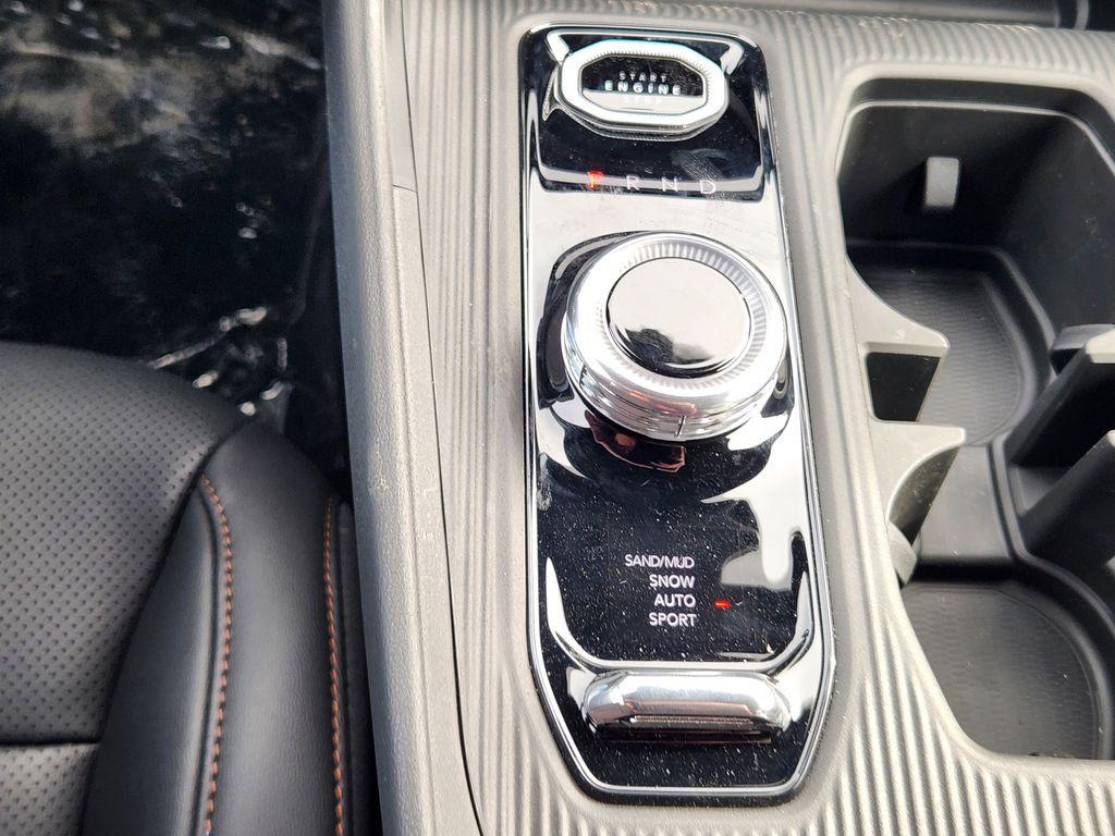 new 2026 Jeep Cherokee car, priced at $41,098