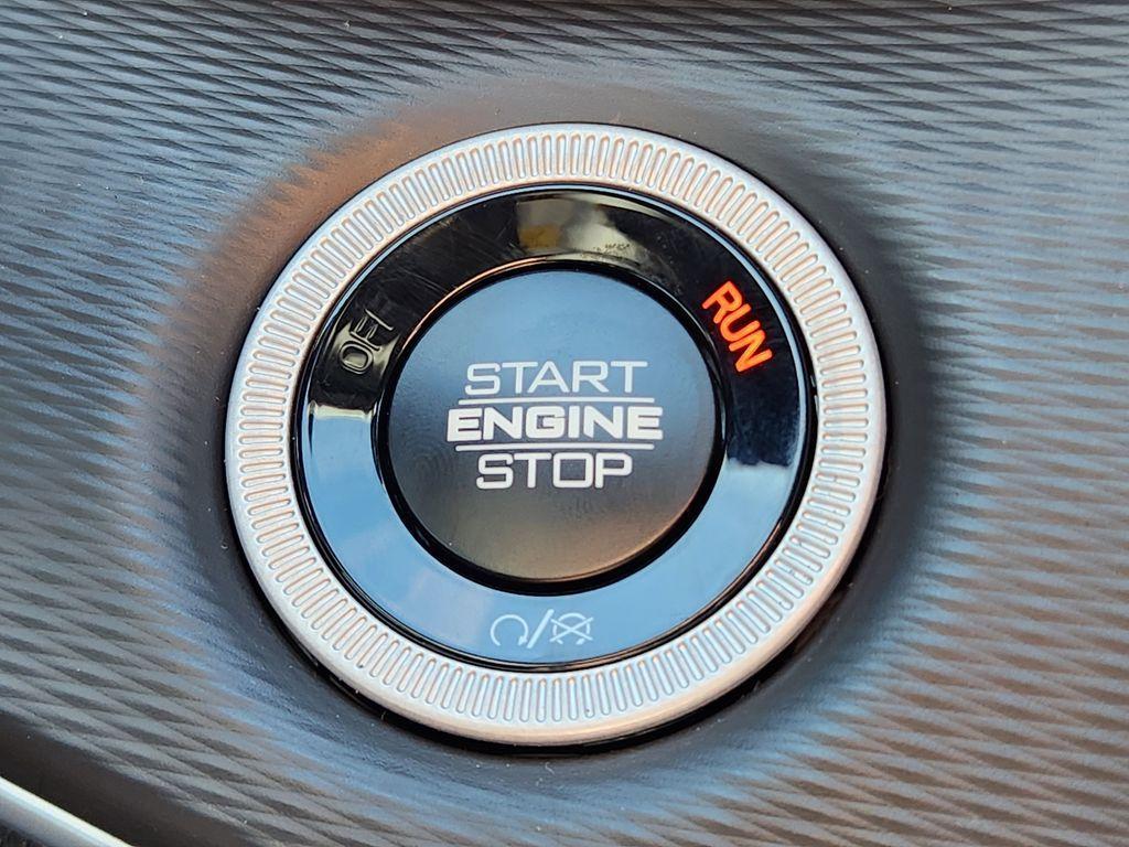 new 2025 Jeep Grand Cherokee car, priced at $38,515