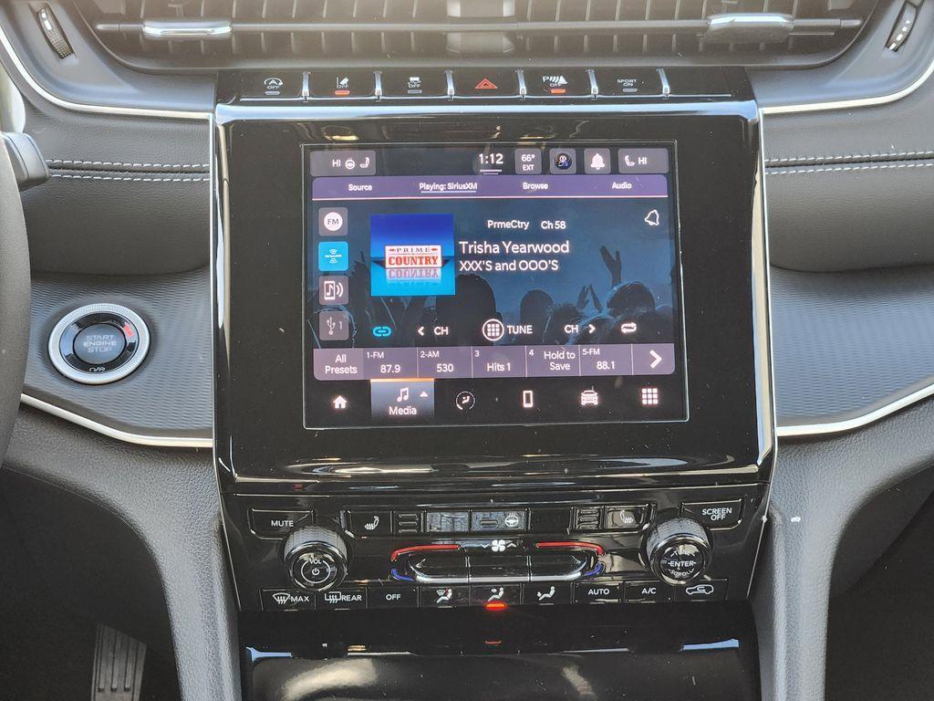 new 2025 Jeep Grand Cherokee car, priced at $38,515