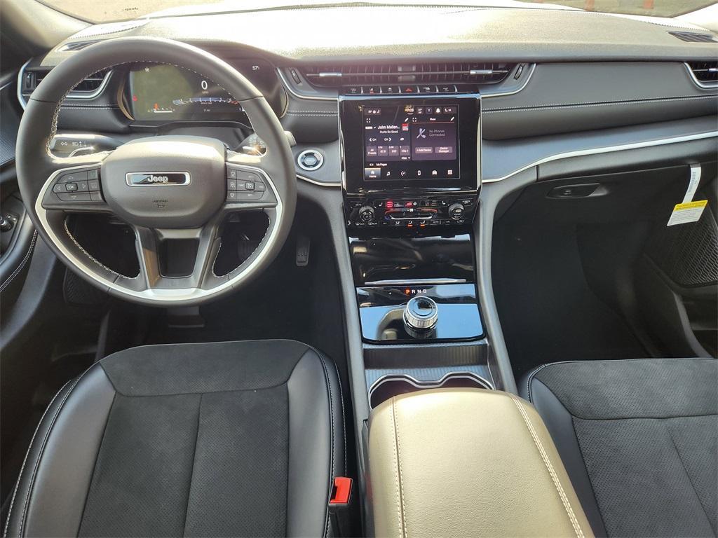 new 2025 Jeep Grand Cherokee car, priced at $40,515