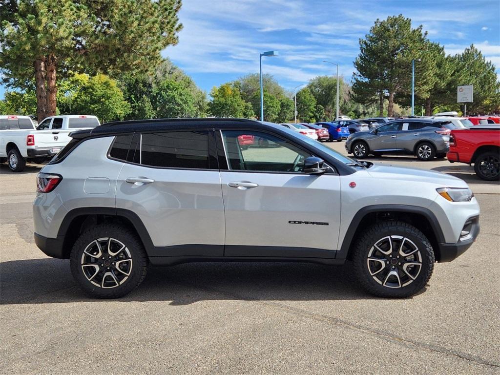 new 2025 Jeep Compass car, priced at $32,998