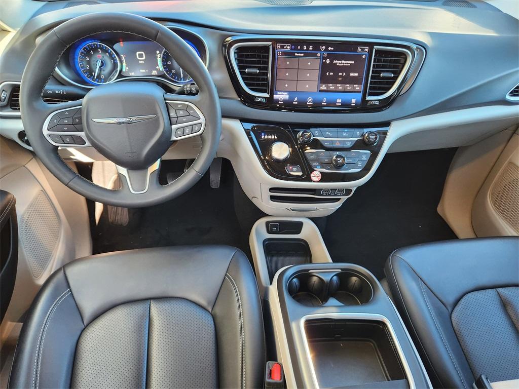 used 2024 Chrysler Pacifica car, priced at $29,582