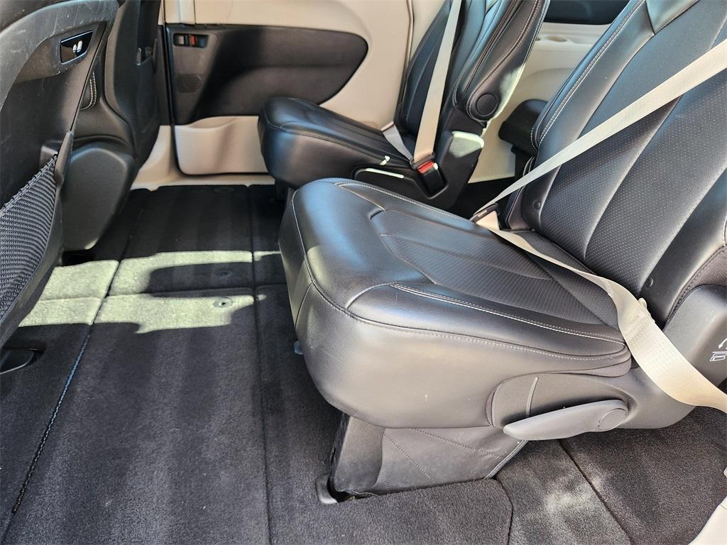 used 2024 Chrysler Pacifica car, priced at $29,582