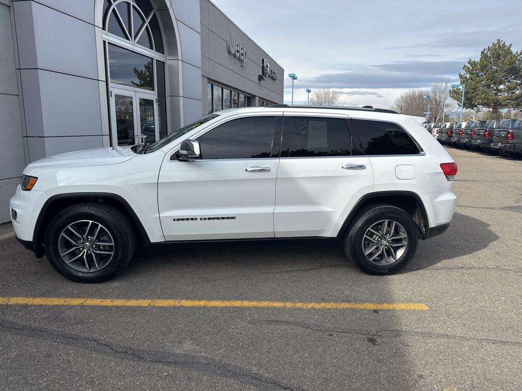 used 2017 Jeep Grand Cherokee car, priced at $14,501