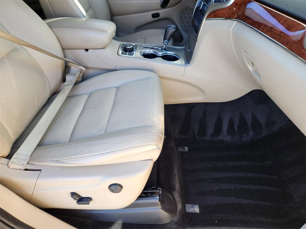 used 2013 Jeep Grand Cherokee car, priced at $7,747