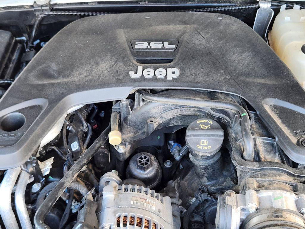 used 2021 Jeep Gladiator car, priced at $28,112