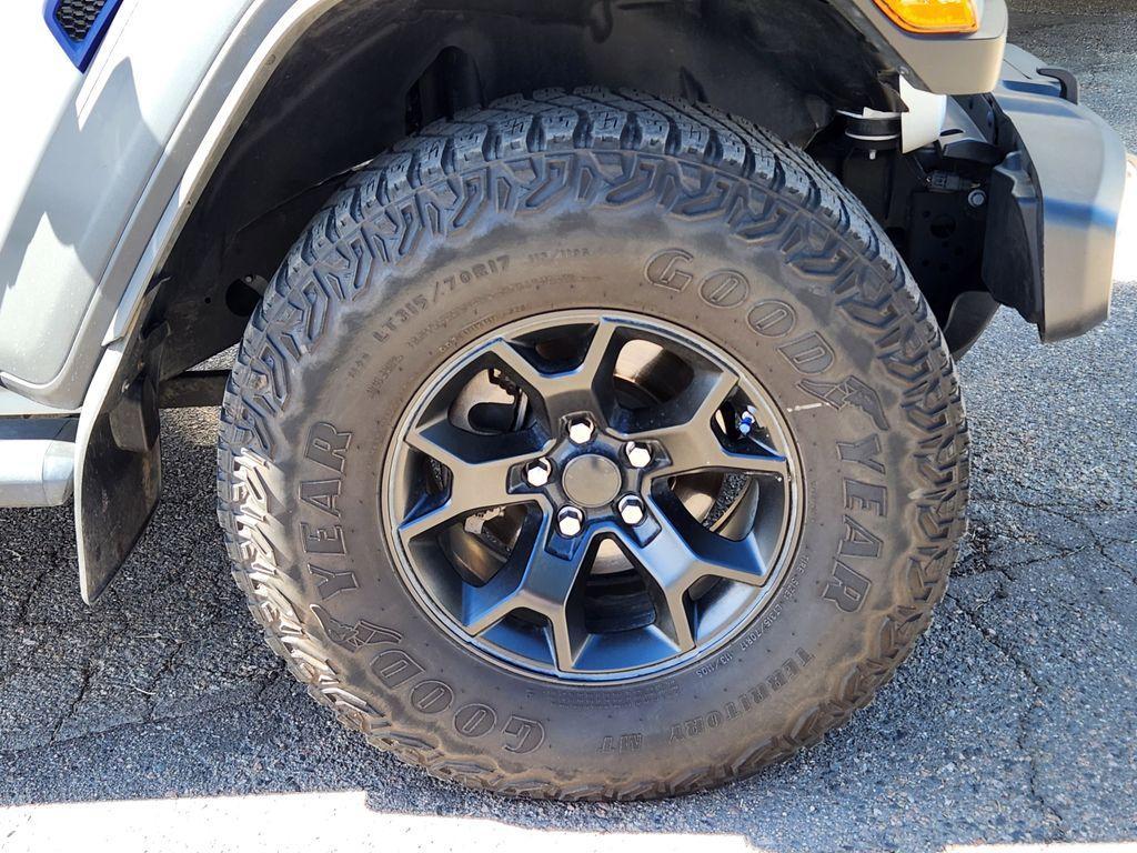 used 2021 Jeep Gladiator car, priced at $28,112