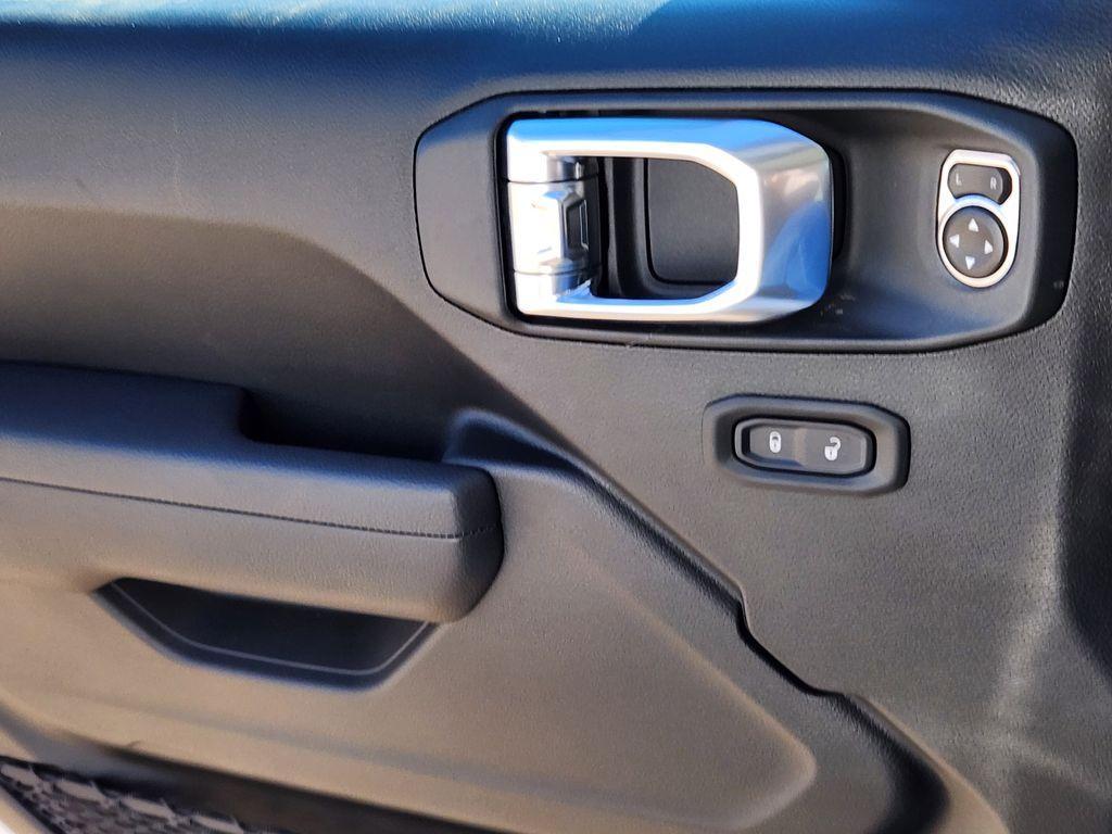 new 2026 Jeep Wrangler car, priced at $47,851