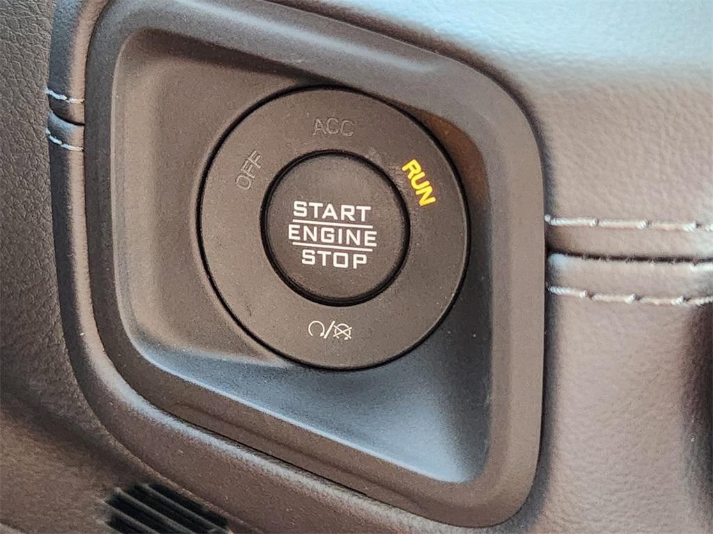 new 2025 Jeep Gladiator car, priced at $51,427