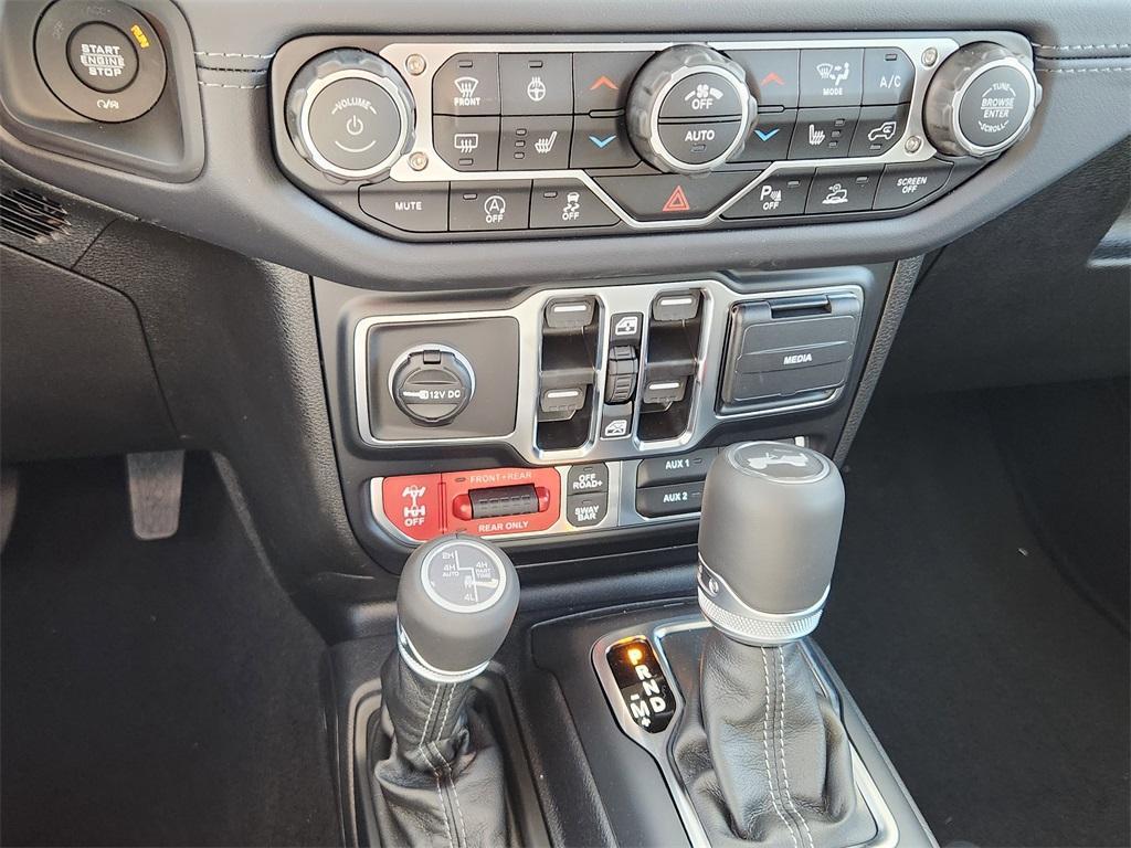 new 2025 Jeep Wrangler car, priced at $58,201