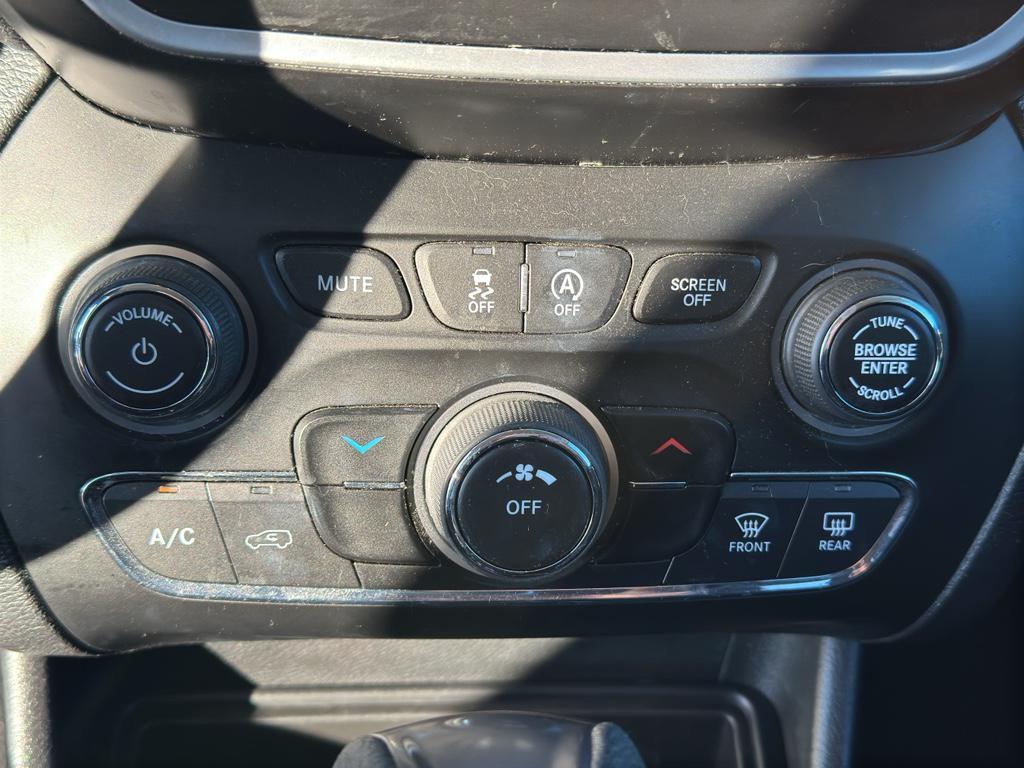 used 2021 Jeep Cherokee car, priced at $17,550