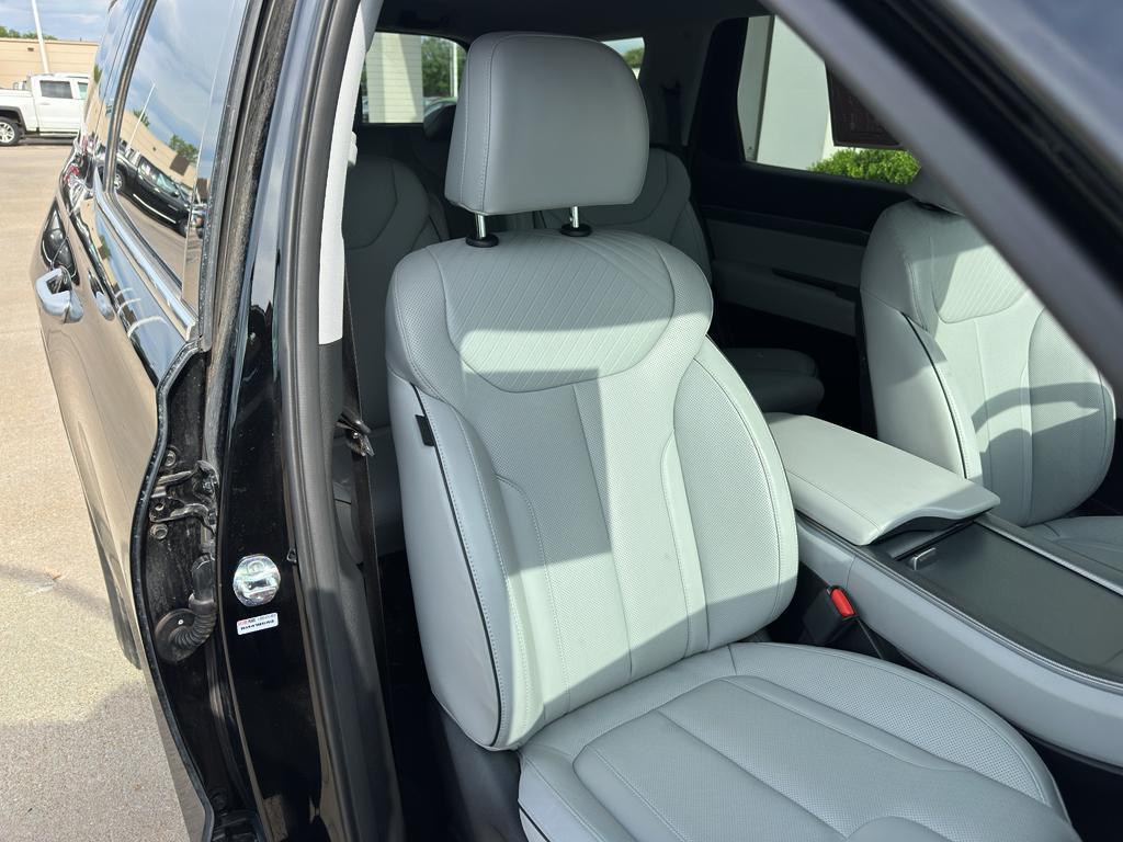 used 2025 Hyundai Palisade car, priced at $34,945