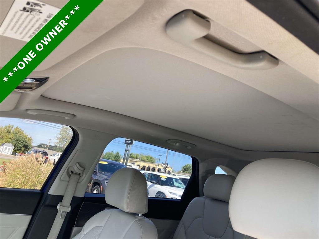 used 2022 Kia Sorento car, priced at $26,988