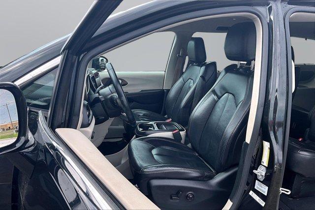 used 2017 Chrysler Pacifica car, priced at $9,222