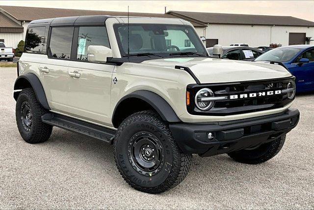 new 2025 Ford Bronco car, priced at $58,260