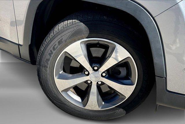 used 2019 Jeep Cherokee car, priced at $19,896