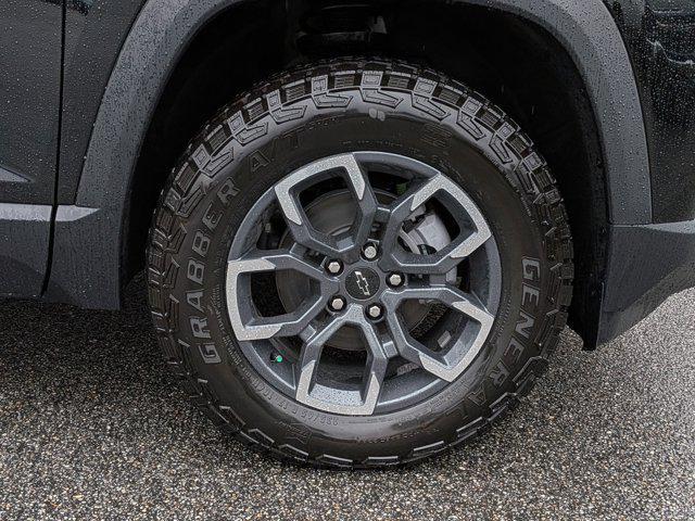 new 2026 Chevrolet Equinox car, priced at $35,395