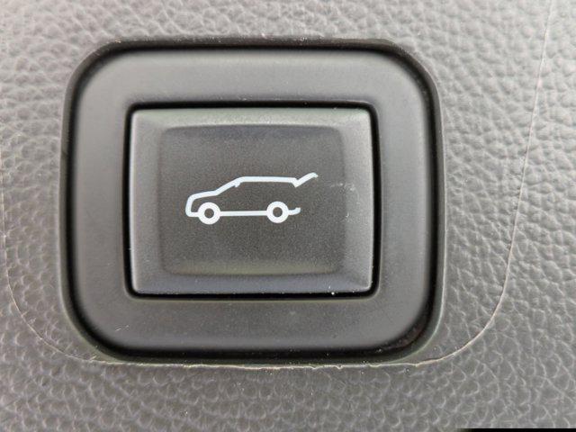 used 2023 Chevrolet Traverse car, priced at $31,632