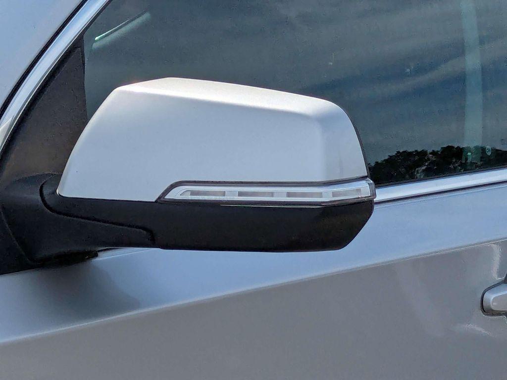 used 2021 Chevrolet Traverse car, priced at $25,190