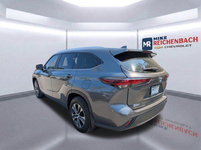 used 2024 Toyota Highlander Hybrid car, priced at $37,280