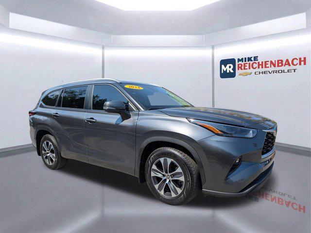 used 2024 Toyota Highlander Hybrid car, priced at $37,280