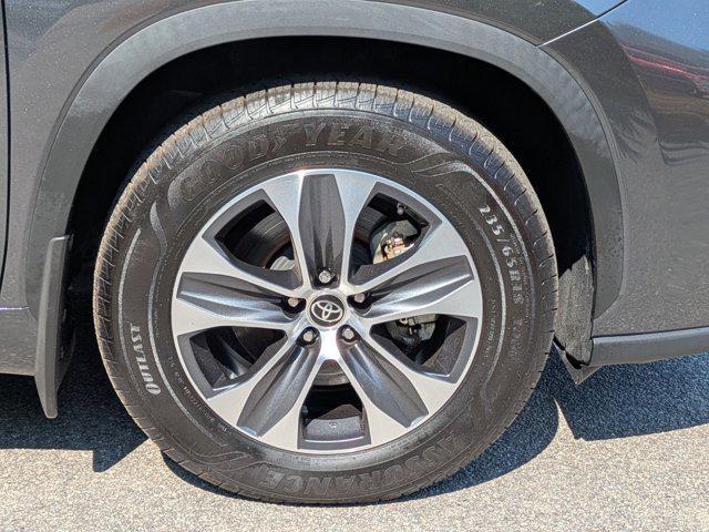 used 2024 Toyota Highlander Hybrid car, priced at $37,280