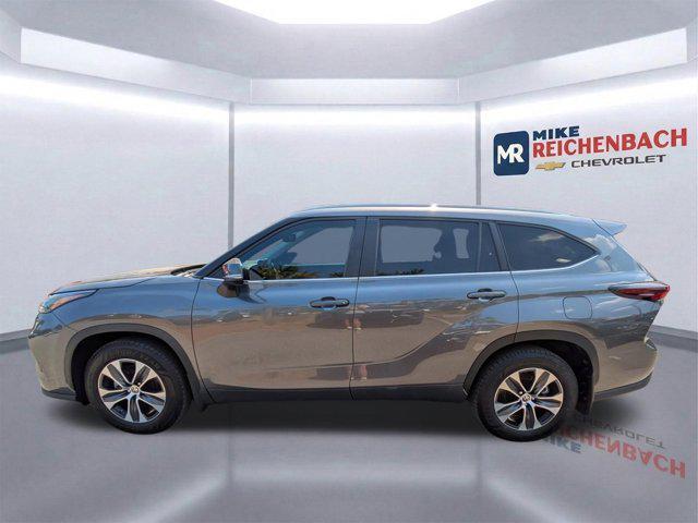used 2024 Toyota Highlander Hybrid car, priced at $37,280