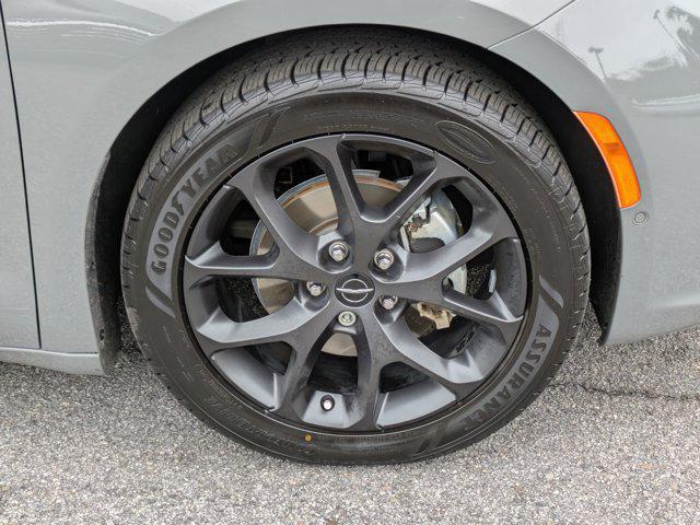 used 2021 Chrysler Pacifica car, priced at $24,999