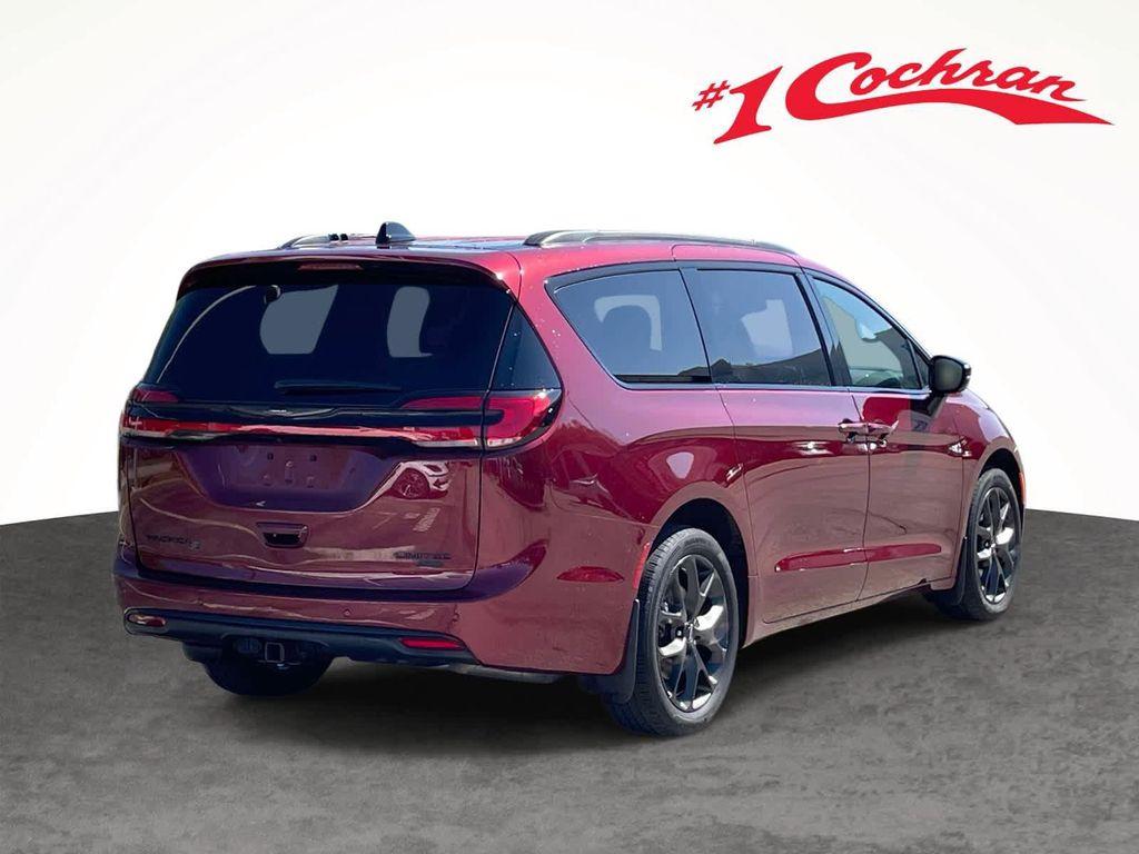 used 2023 Chrysler Pacifica car, priced at $35,998