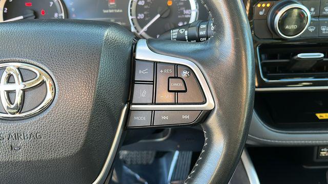 used 2023 Toyota Highlander car, priced at $36,999