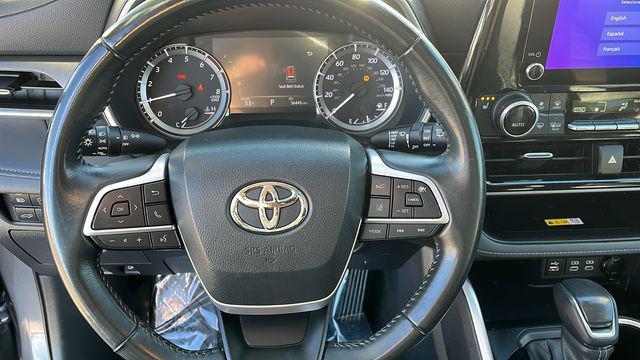 used 2023 Toyota Highlander car, priced at $36,999