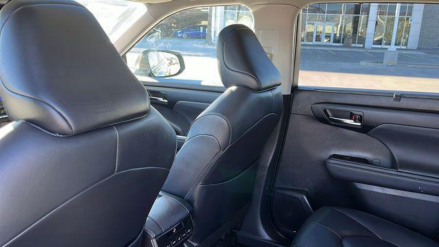 used 2023 Toyota Highlander car, priced at $36,999