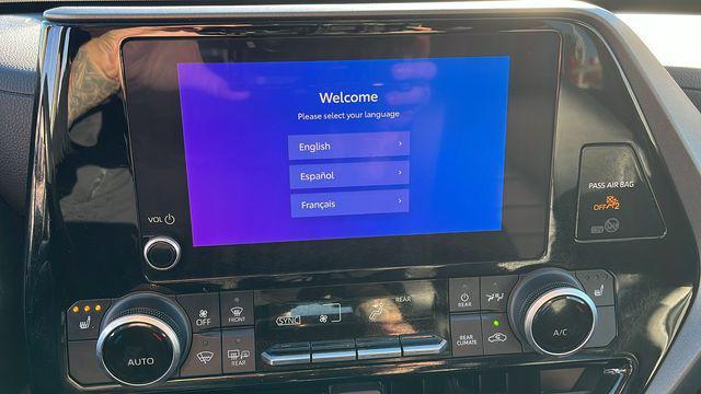 used 2023 Toyota Highlander car, priced at $36,999