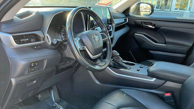 used 2023 Toyota Highlander car, priced at $36,999