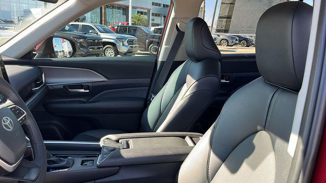 new 2026 Toyota Grand Highlander Hybrid car, priced at $50,323