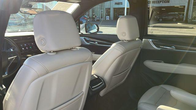 used 2022 Cadillac XT6 car, priced at $40,299