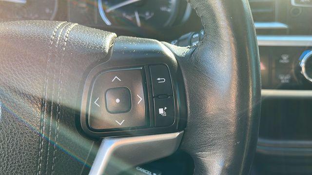 used 2015 Toyota Highlander car, priced at $22,699