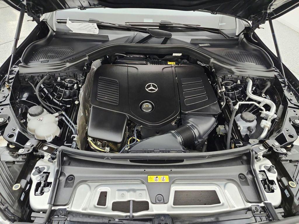 Mercedes-Benz GLC view 16