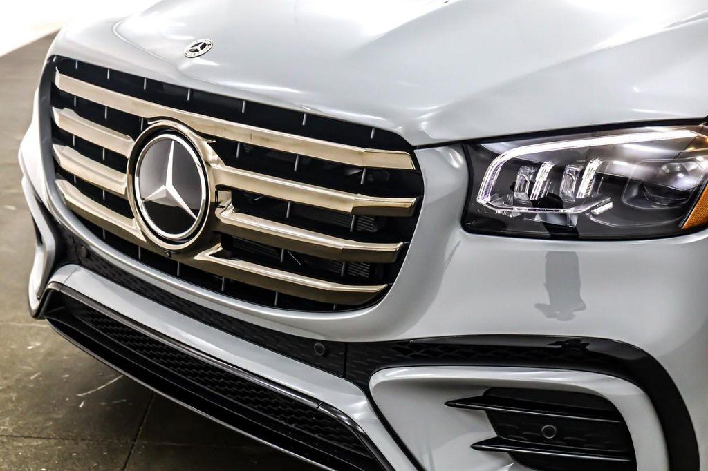 new 2026 Mercedes-Benz GLS 580 car, priced at $125,080