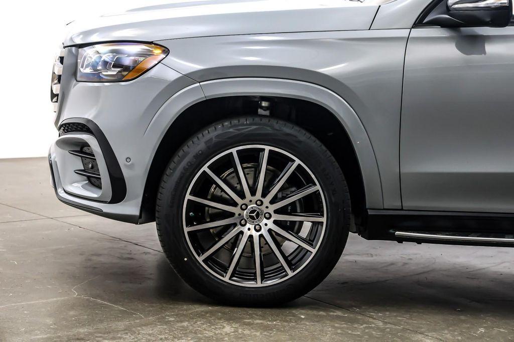 new 2026 Mercedes-Benz GLS 580 car, priced at $125,920