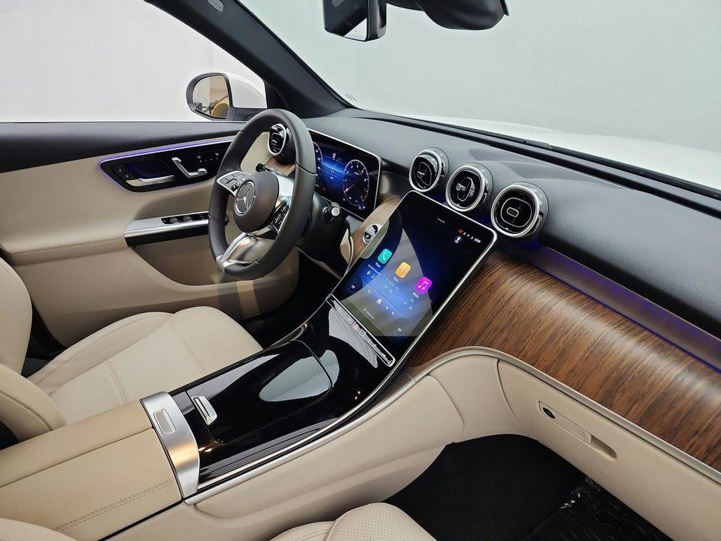 Mercedes-Benz GLC view 17