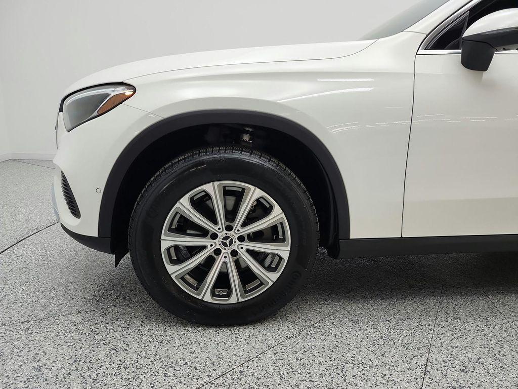 Mercedes-Benz GLC view 21