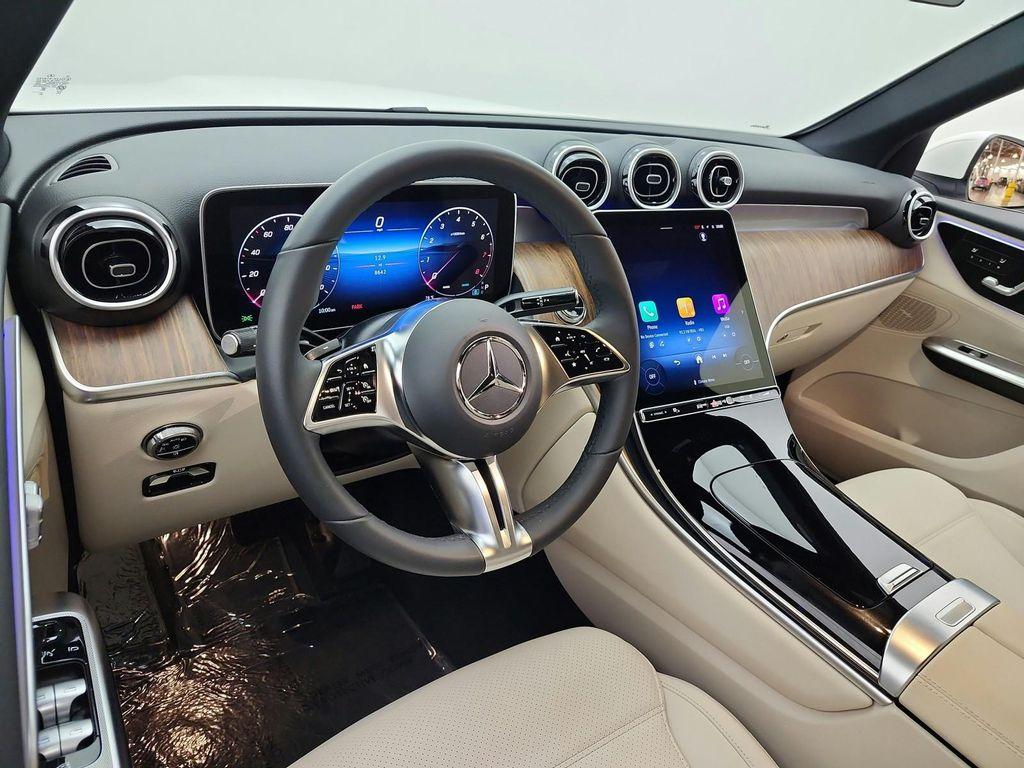 Mercedes-Benz GLC view 14