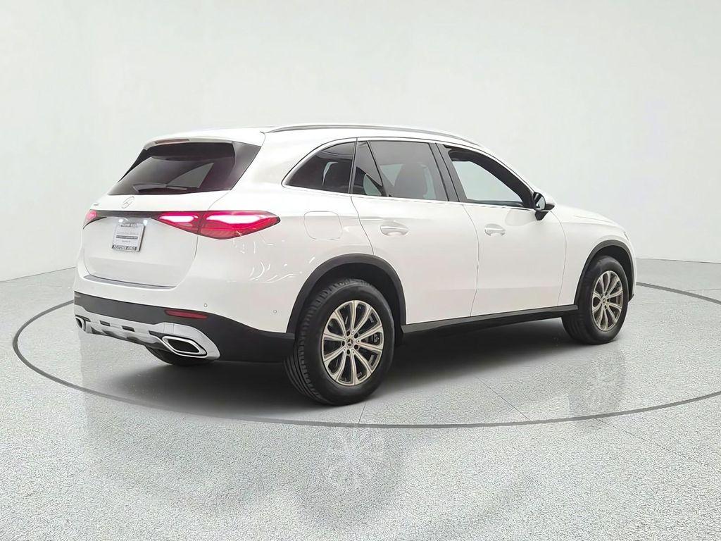 Mercedes-Benz GLC view 5